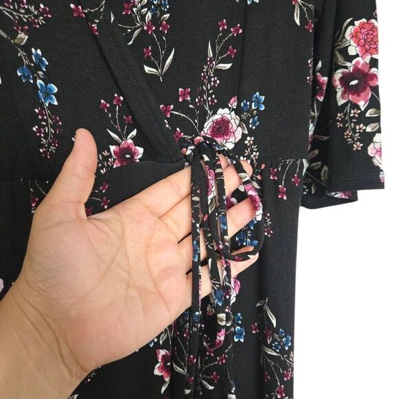 Torrid Floral Mini Jersey Wrap Dress Black Plus Size 2 - Picture 7 of 11